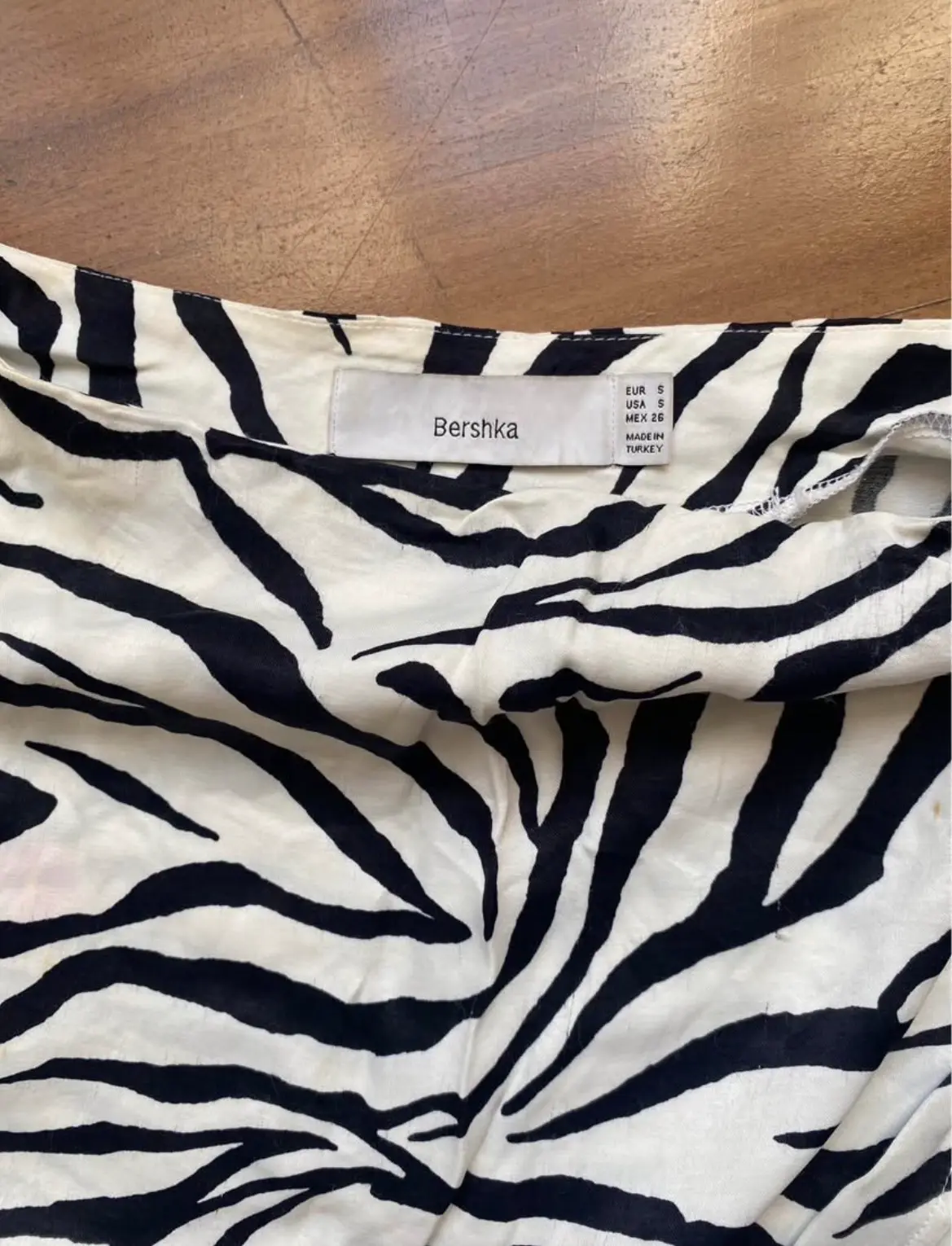 Falda BERSHKA estilo zebra - miniatura 2