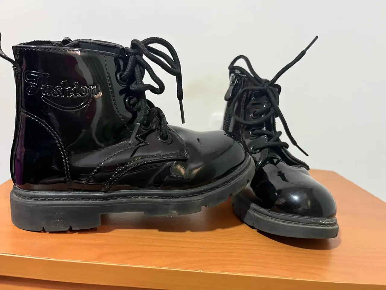 Botines negros con cordones - miniatura 3