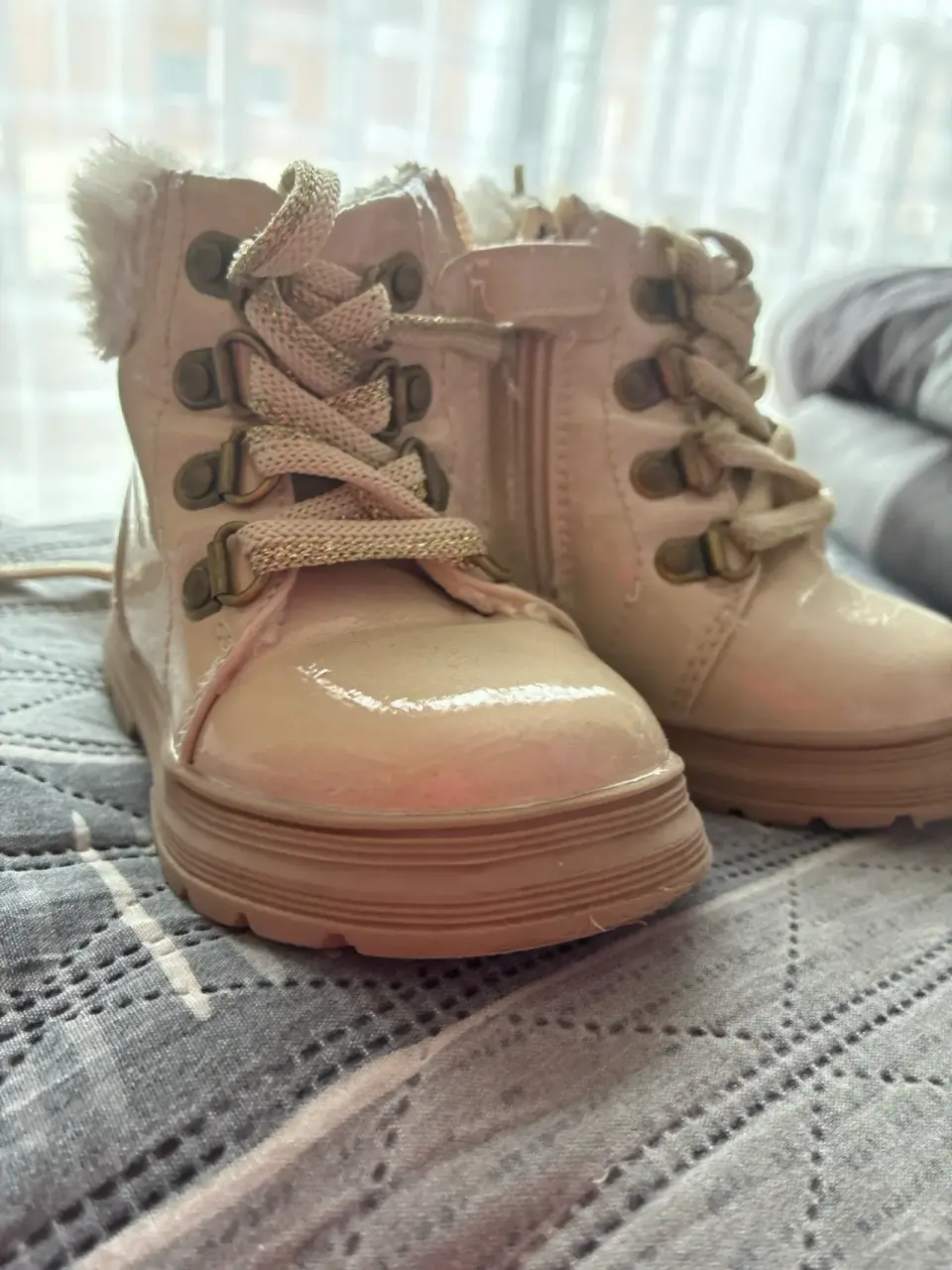 Botas bebes rosadas - miniatura 2