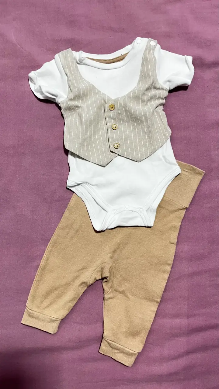 Conjunto de bebé elegante café Baby Harvest