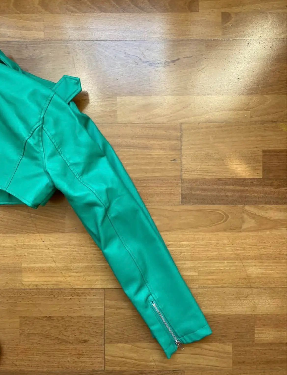 Chaqueta verde/turquesa corta cuero sintético - miniatura 3
