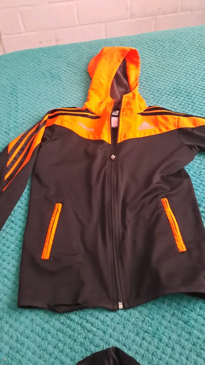 Chaqueta deportiva Adidas naranja y negra - miniatura 4