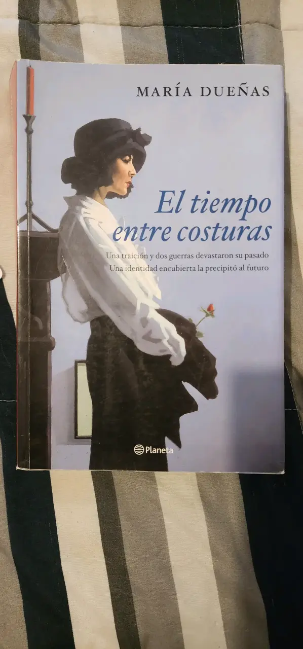 Libro 'El tiempo entre costuras'
