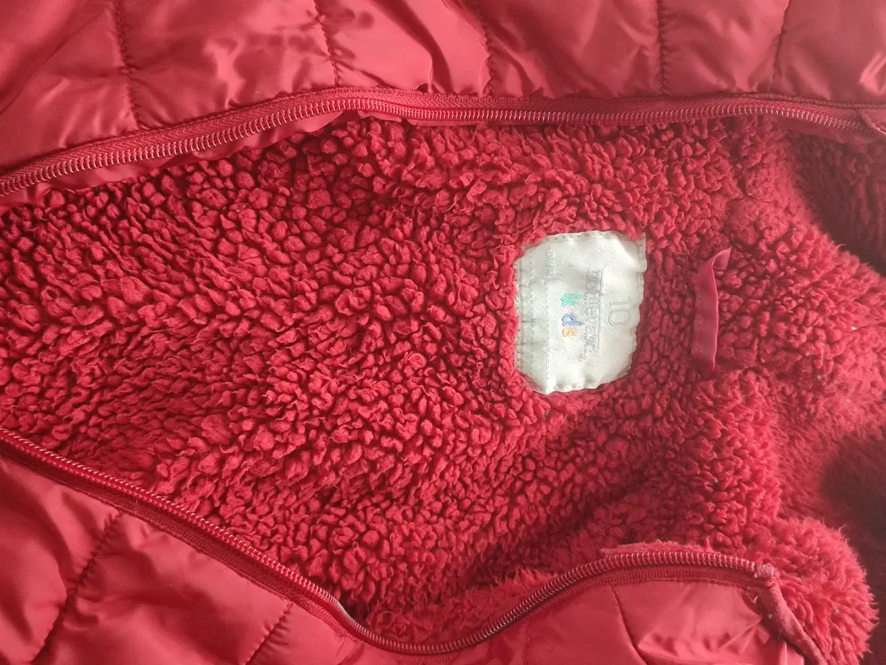 Casaca roja achiporrada talla 10 - miniatura 2