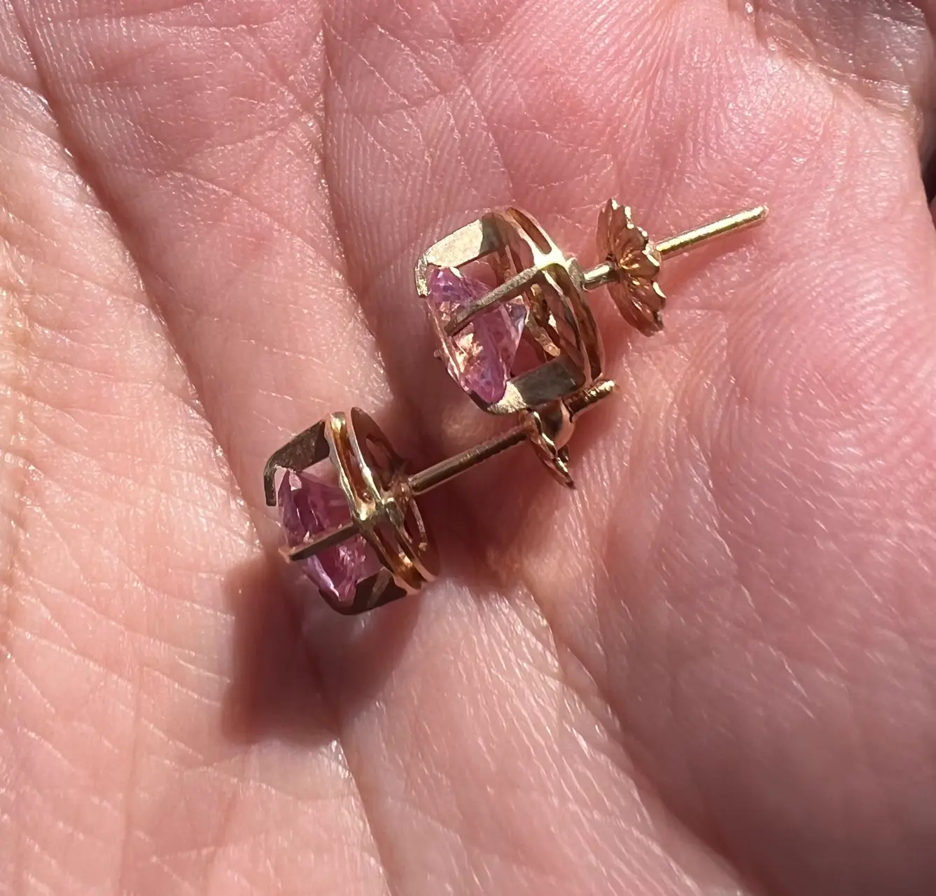 Aros de oro con piedras rosas - miniatura 5