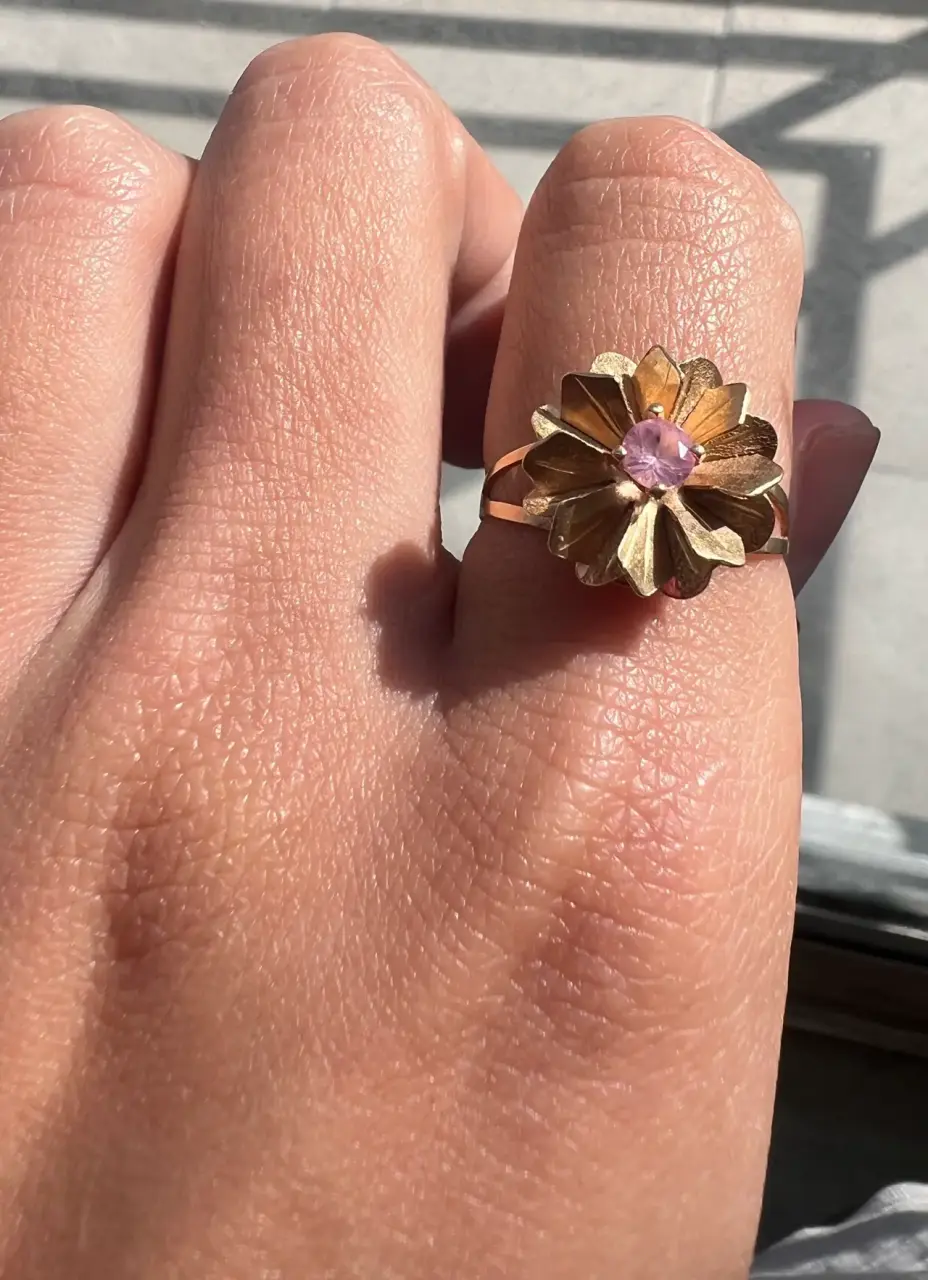 Anillo flor de oro con piedra rosa - miniatura 3