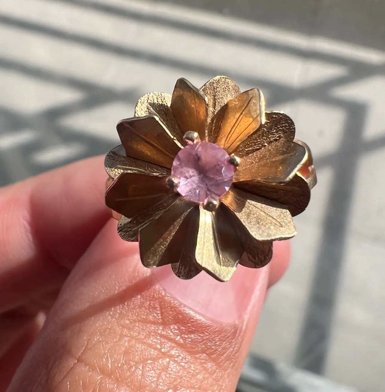 Anillo flor de oro con piedra rosa - miniatura 5