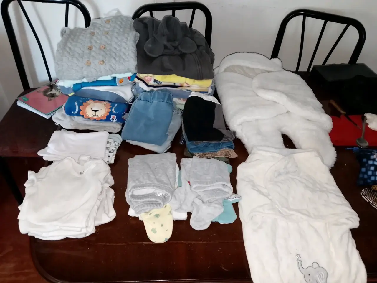 Ropa de bebé en paquete mixto - miniatura 2