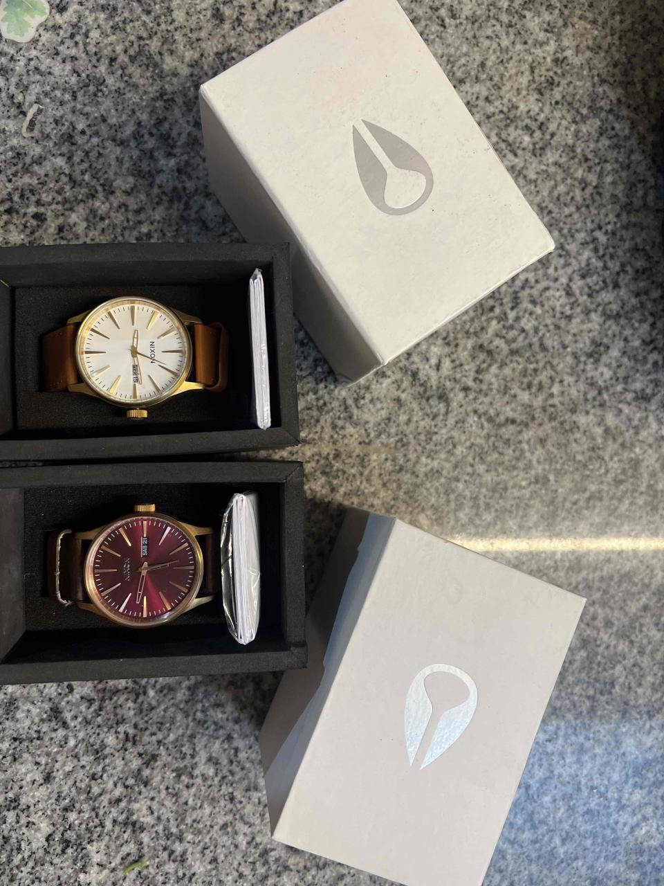 Relojes de pulsera con caja original - miniatura 1
