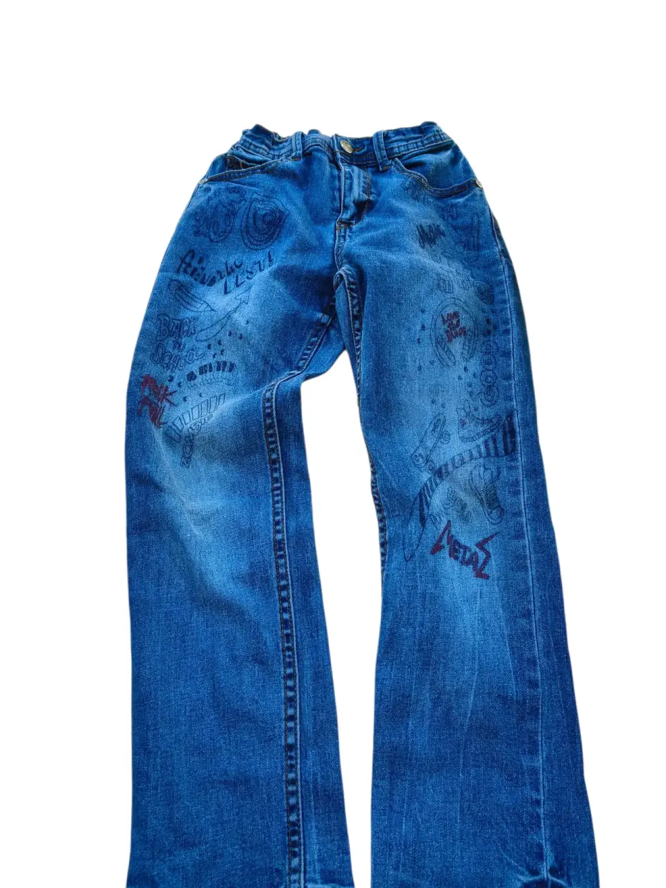 Jeans azules estampados estilo vintage