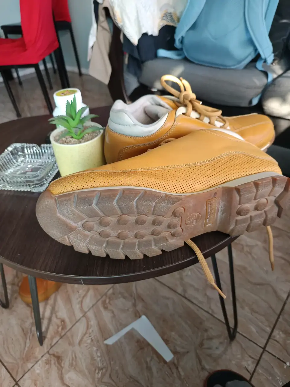 Zapatos amarillos de cuero - miniatura 3