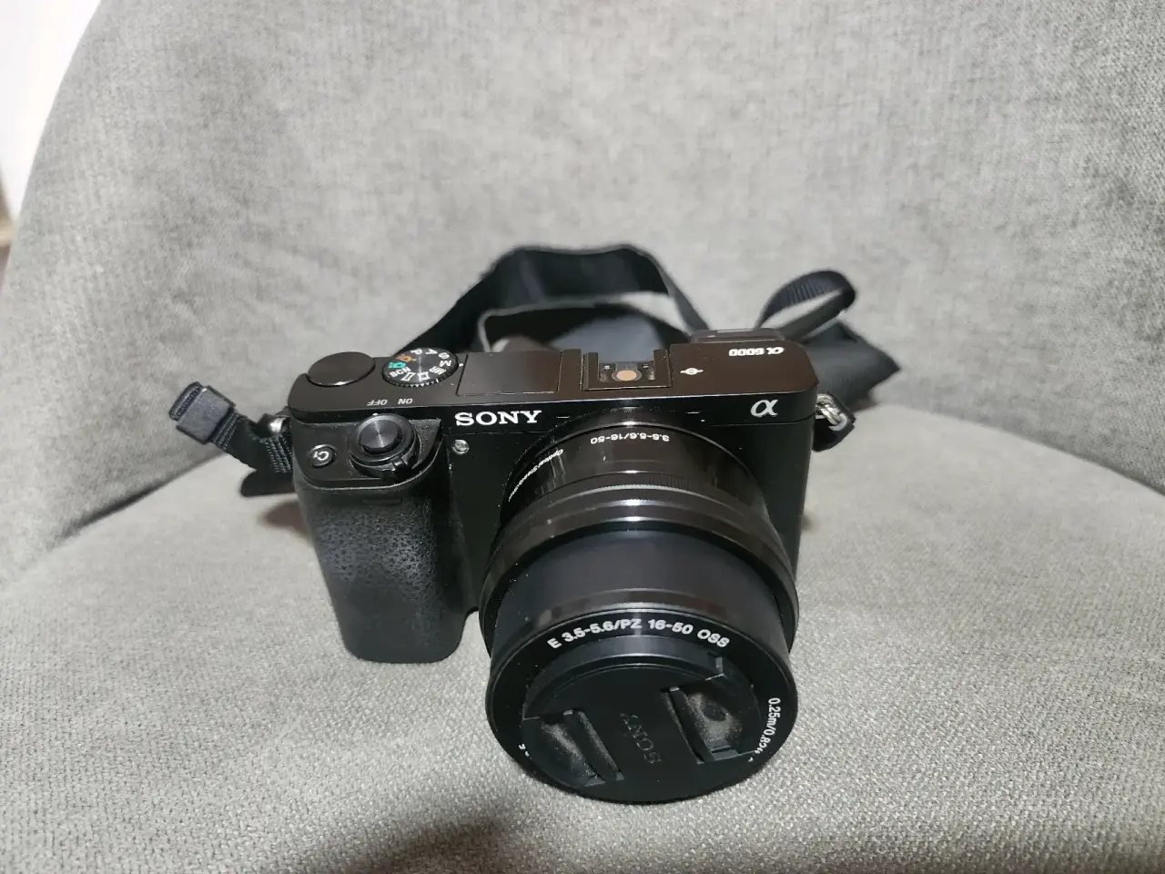 Sony Alpha 6000 + accesorios - miniatura 1