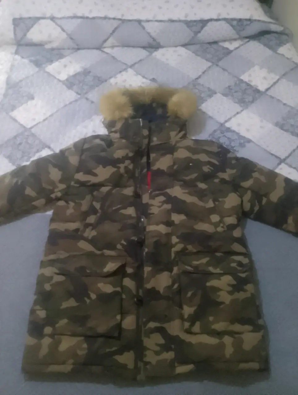 Parka camuflada con capucha - miniatura 3