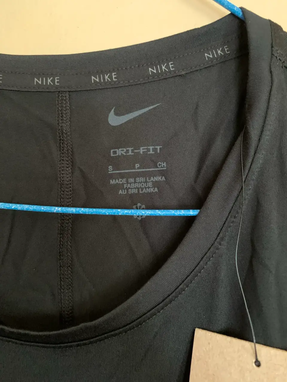 Polera deportiva negra Nike - miniatura 4