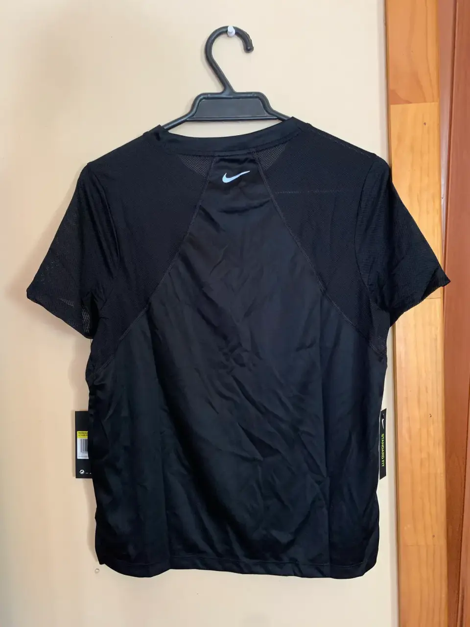 Polera deportiva negra Nike - miniatura 2