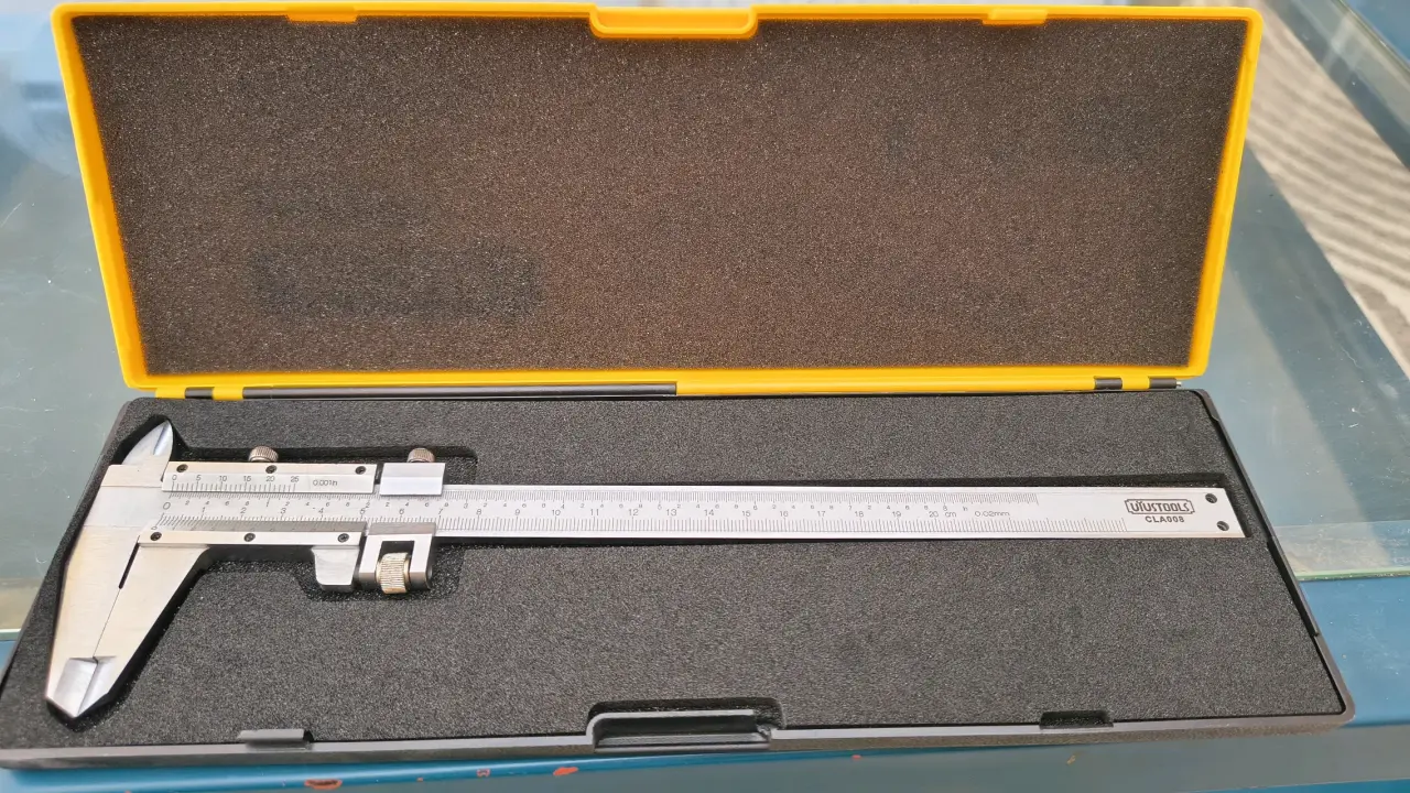 Pie de metro con estuche - miniatura 1