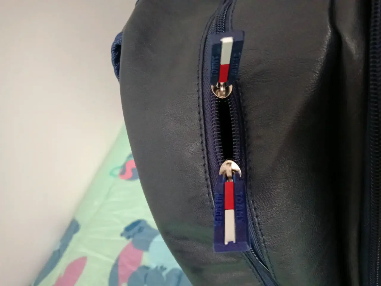 Mochila y boxer Tommy Hilfiger originales - miniatura 2