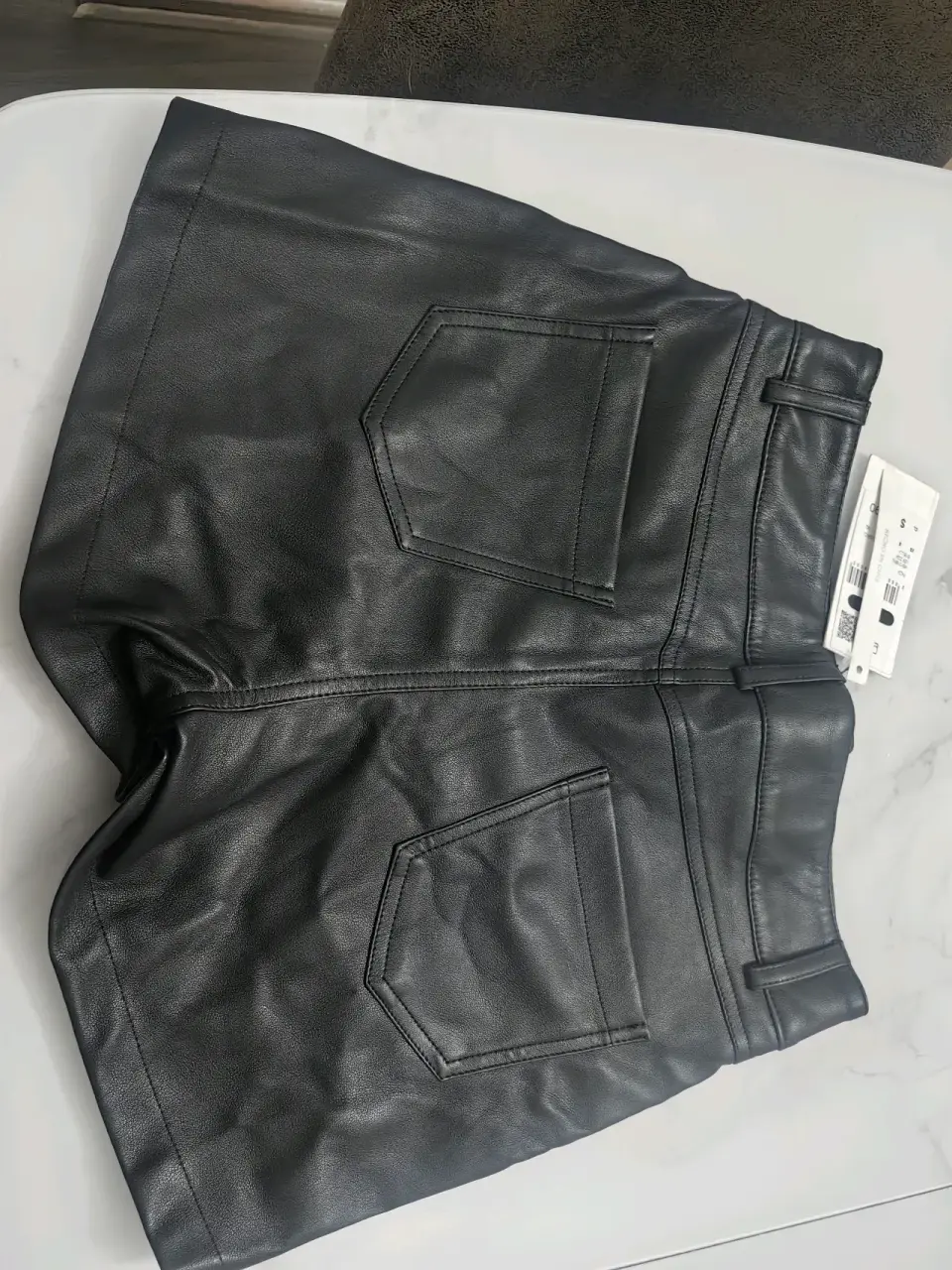 Short/Falda de cuero sintético negros - miniatura 2
