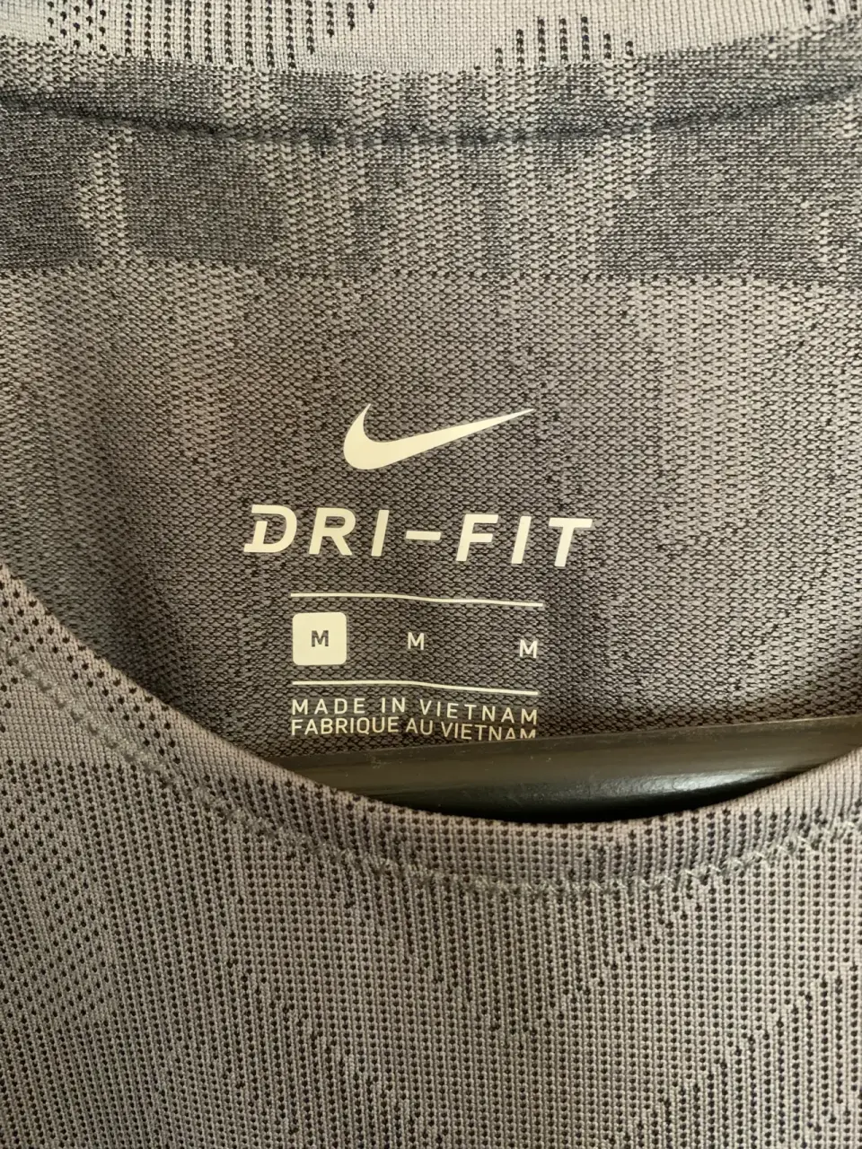 Polera Nike Dri-Fit gris - miniatura 2