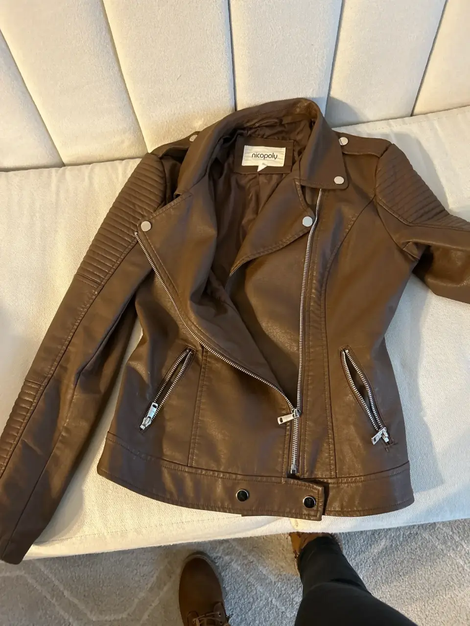 Chaquetac de cuero marrón - miniatura 2