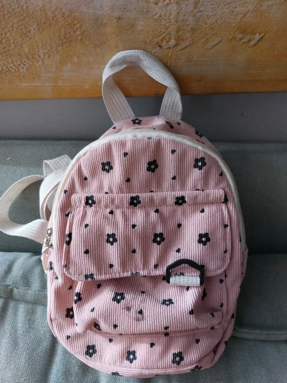 Mochila rosada con flores - miniatura 1