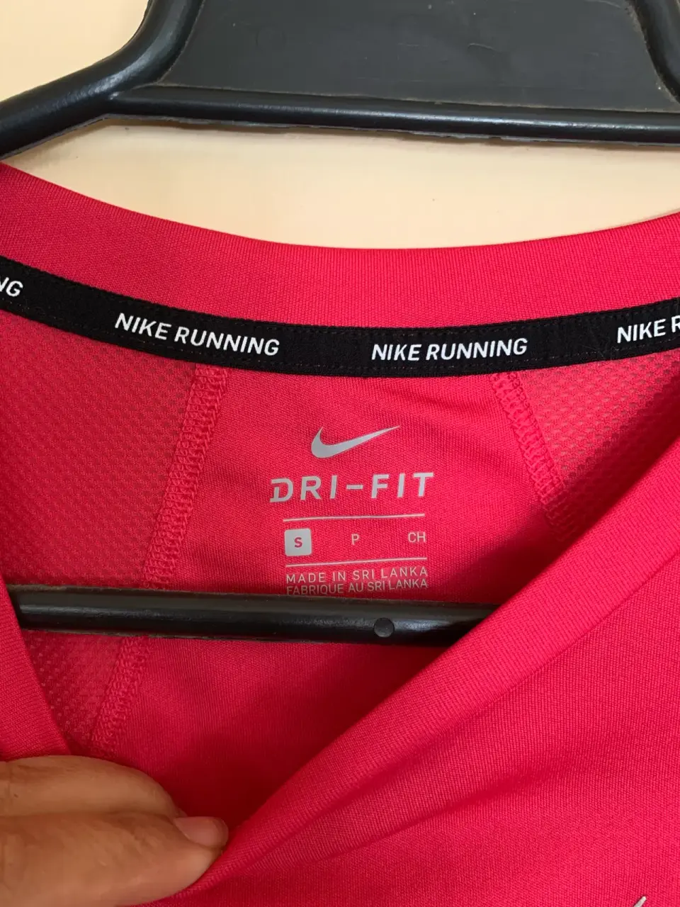 Polera deportiva Fucsia Nike - miniatura 2
