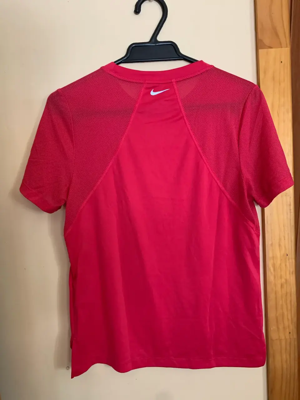Polera deportiva Fucsia Nike - miniatura 3