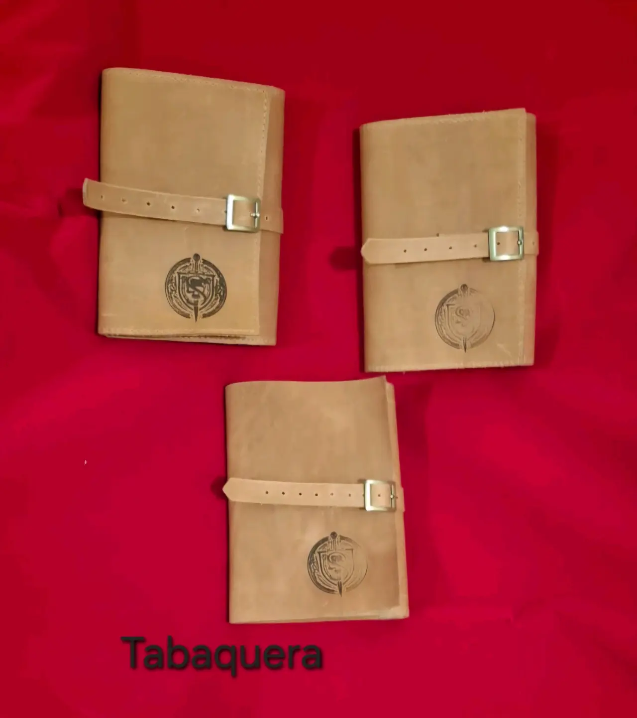 Tabaquera de cuero con hebilla - miniatura 4
