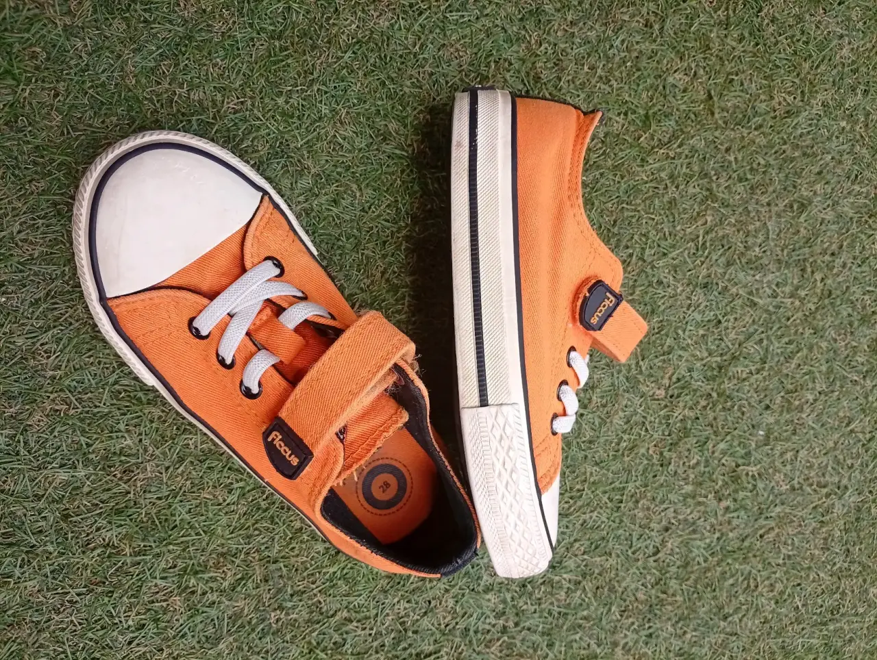 Zapatillas naranjas de lona