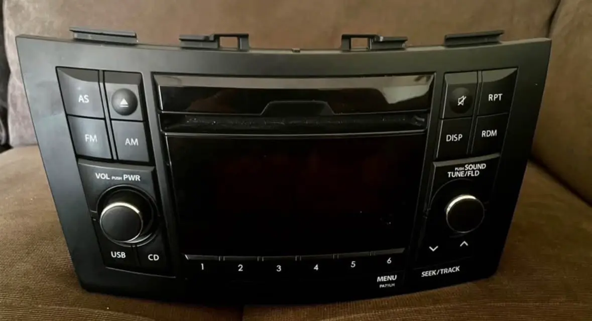 Radio Suzuki Swift - miniatura 1