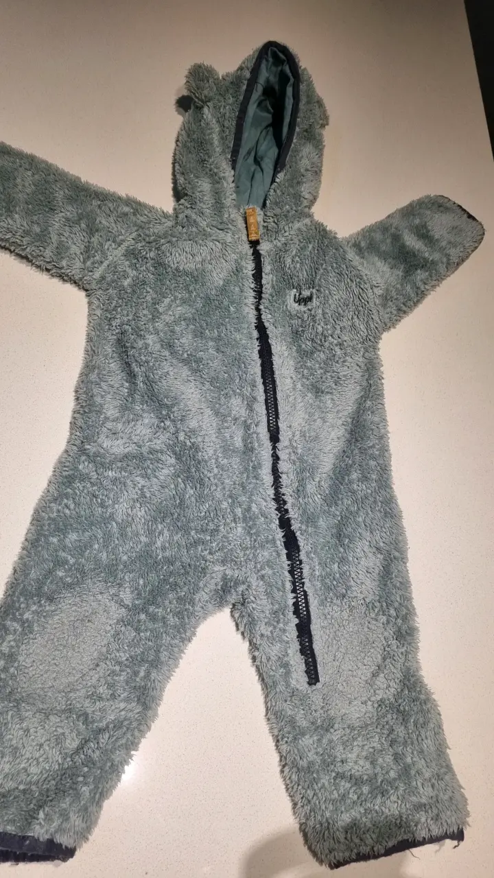 Enterito Lippi polar gris con capucha  T 9/12
