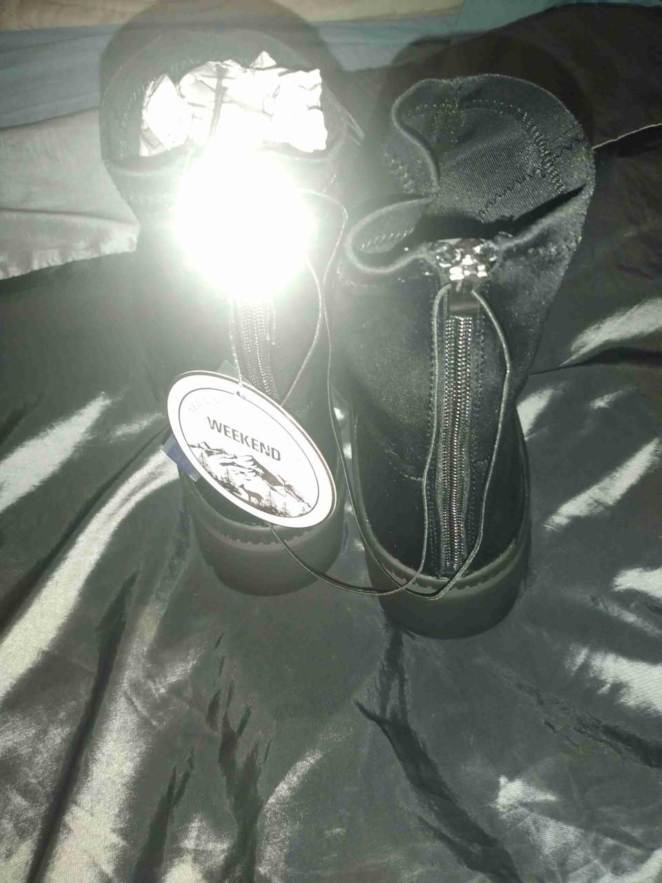 Botas negras cn cierre trasero de tela impermeable - miniatura 1