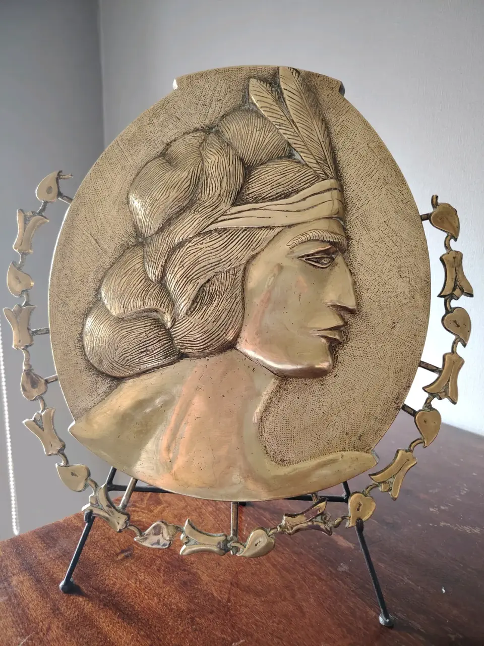 Placa decorativa de bronce antigua - miniatura 1