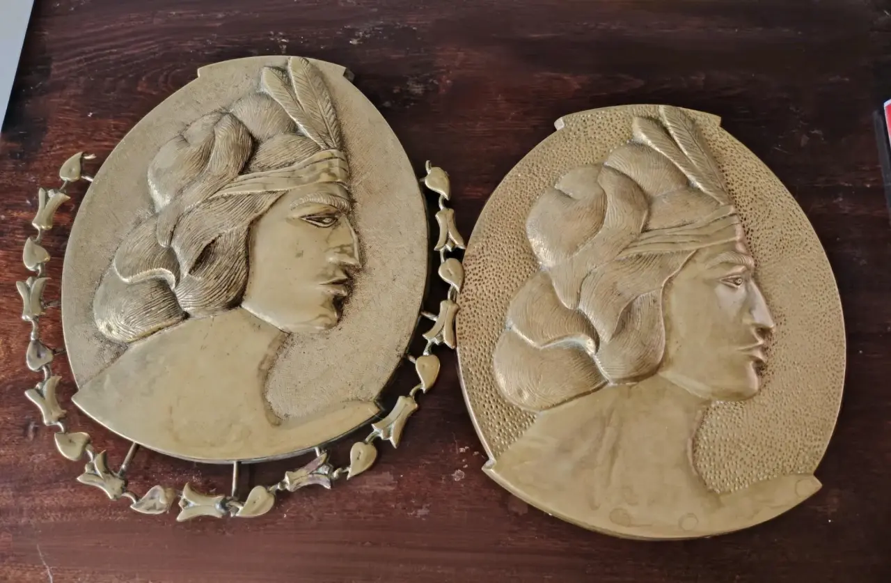 Placa decorativa de bronce antigua - miniatura 3