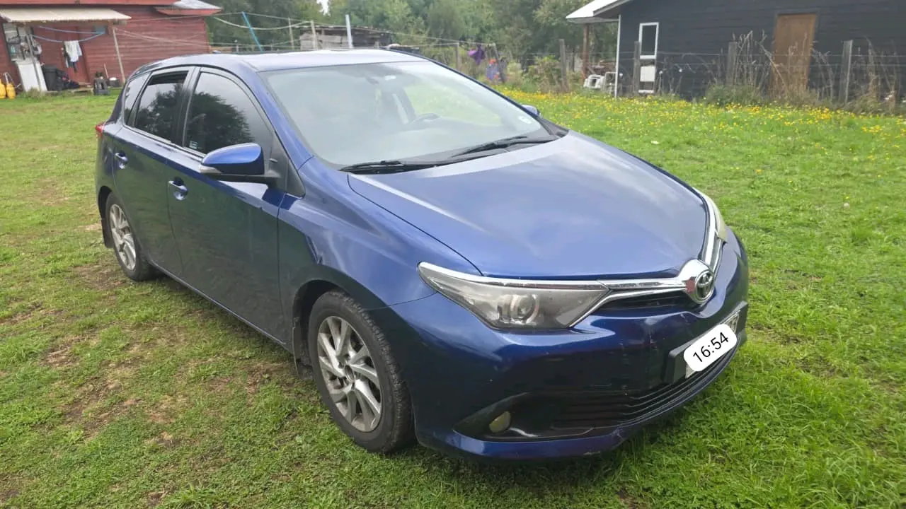 TOYOTA AURIS 2017 - miniatura 1