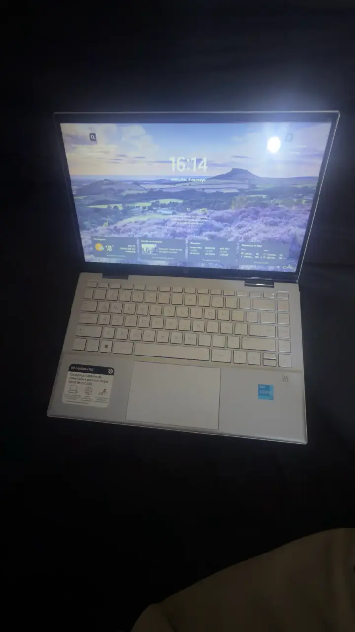 Laptop HP Pavilion x360 plateada - miniatura 3