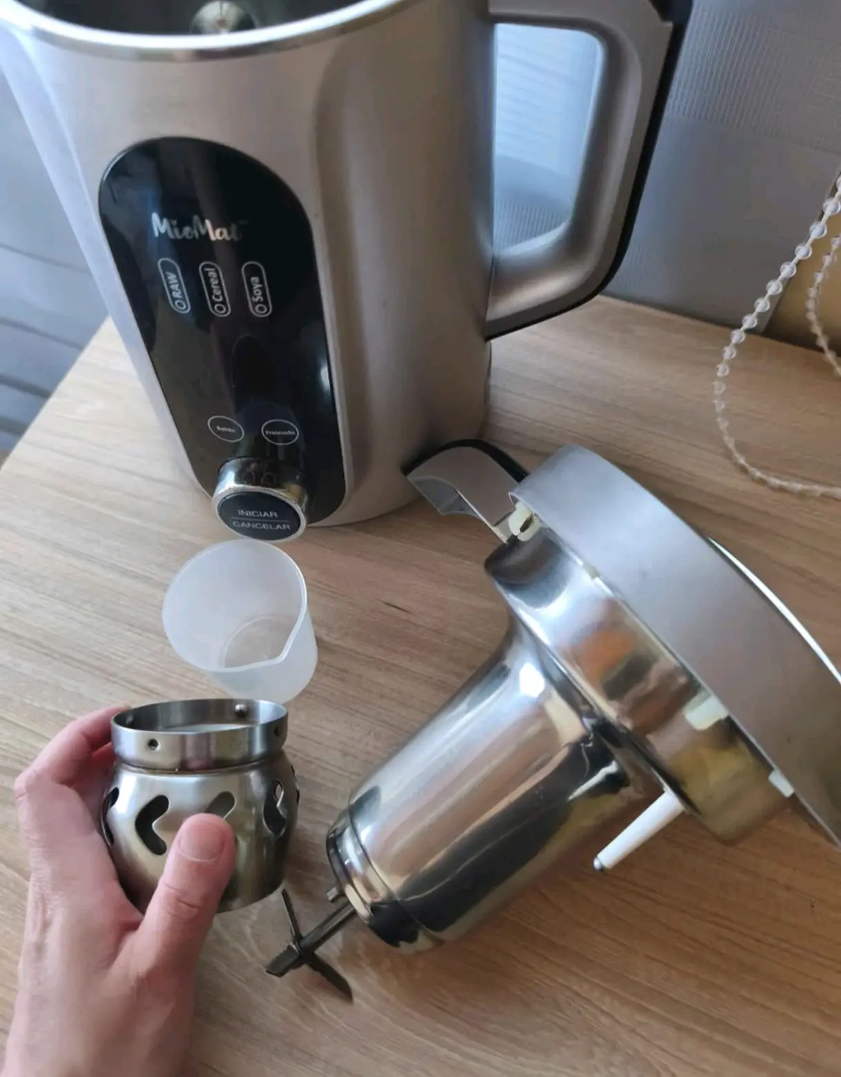 Licuadora Miomat con accesorios - miniatura 1