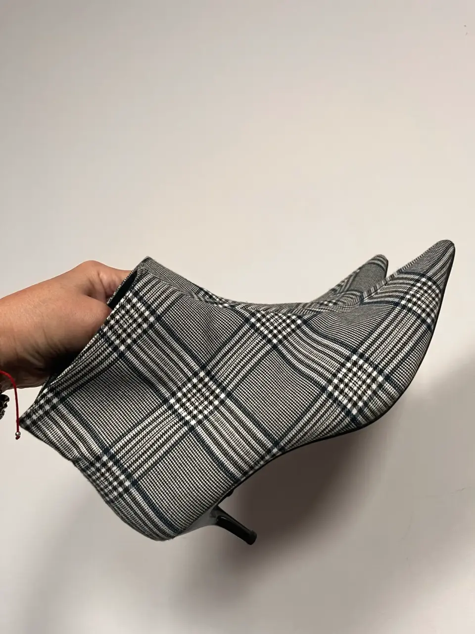 Botines de tacón bajo escoceses ZARA - miniatura 4