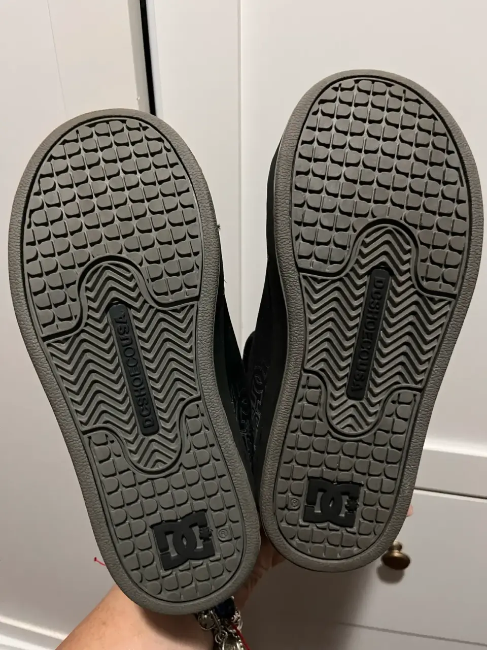 Zapatilla negra DC niñ@ talla 33/20cm - miniatura 4