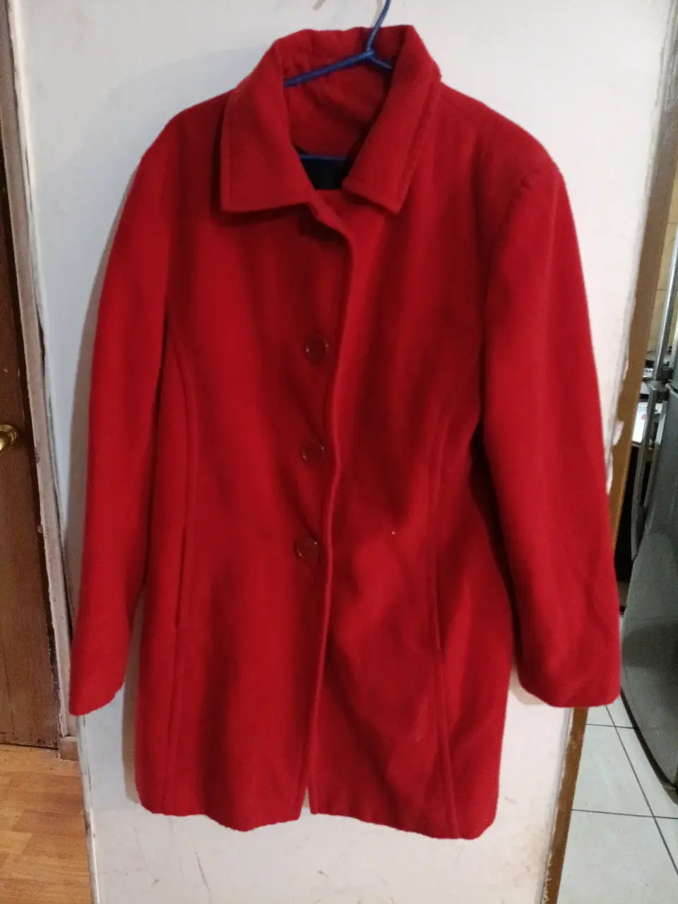 Abrigo rojo elegante