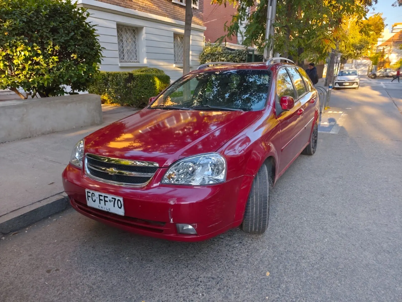 Auto Chevrolet rojo usado - miniatura 1