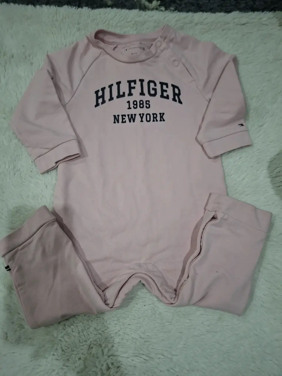 Enterito Hilfiger rosa bebé - miniatura 2