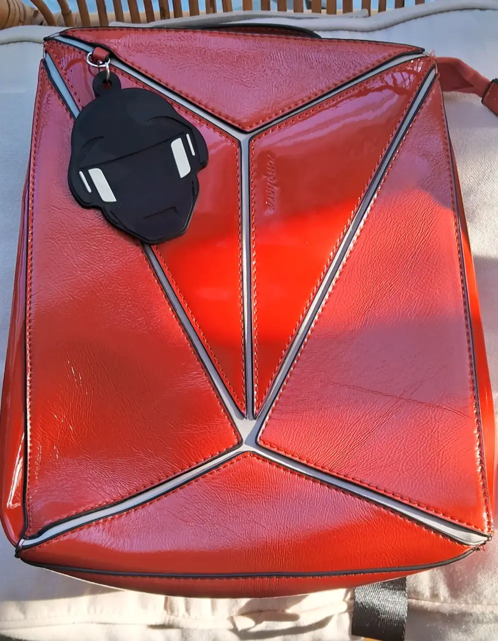 Mochila roja moderna - miniatura 1