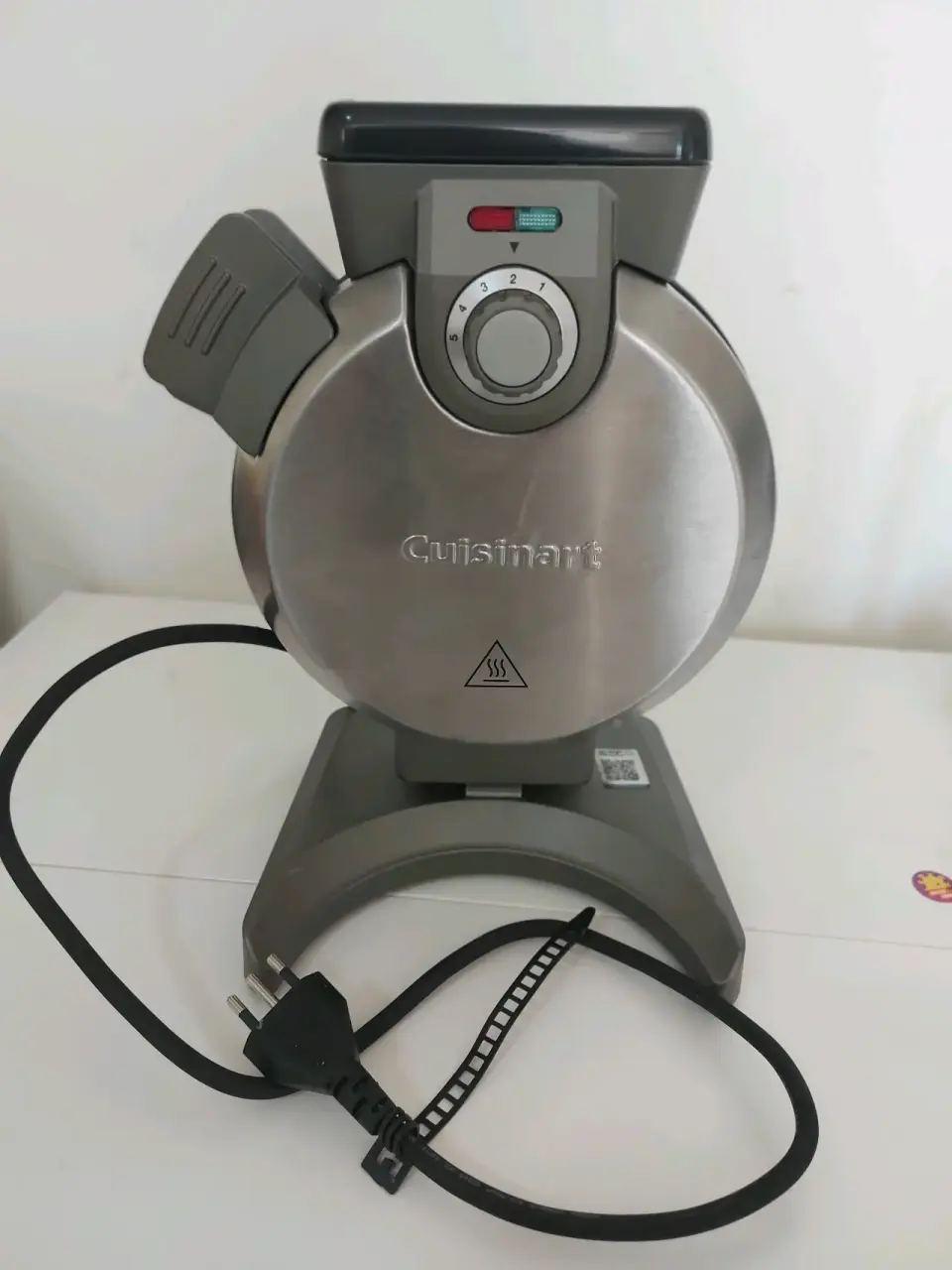 Waflera vertical Cuisinart plateada - miniatura 1