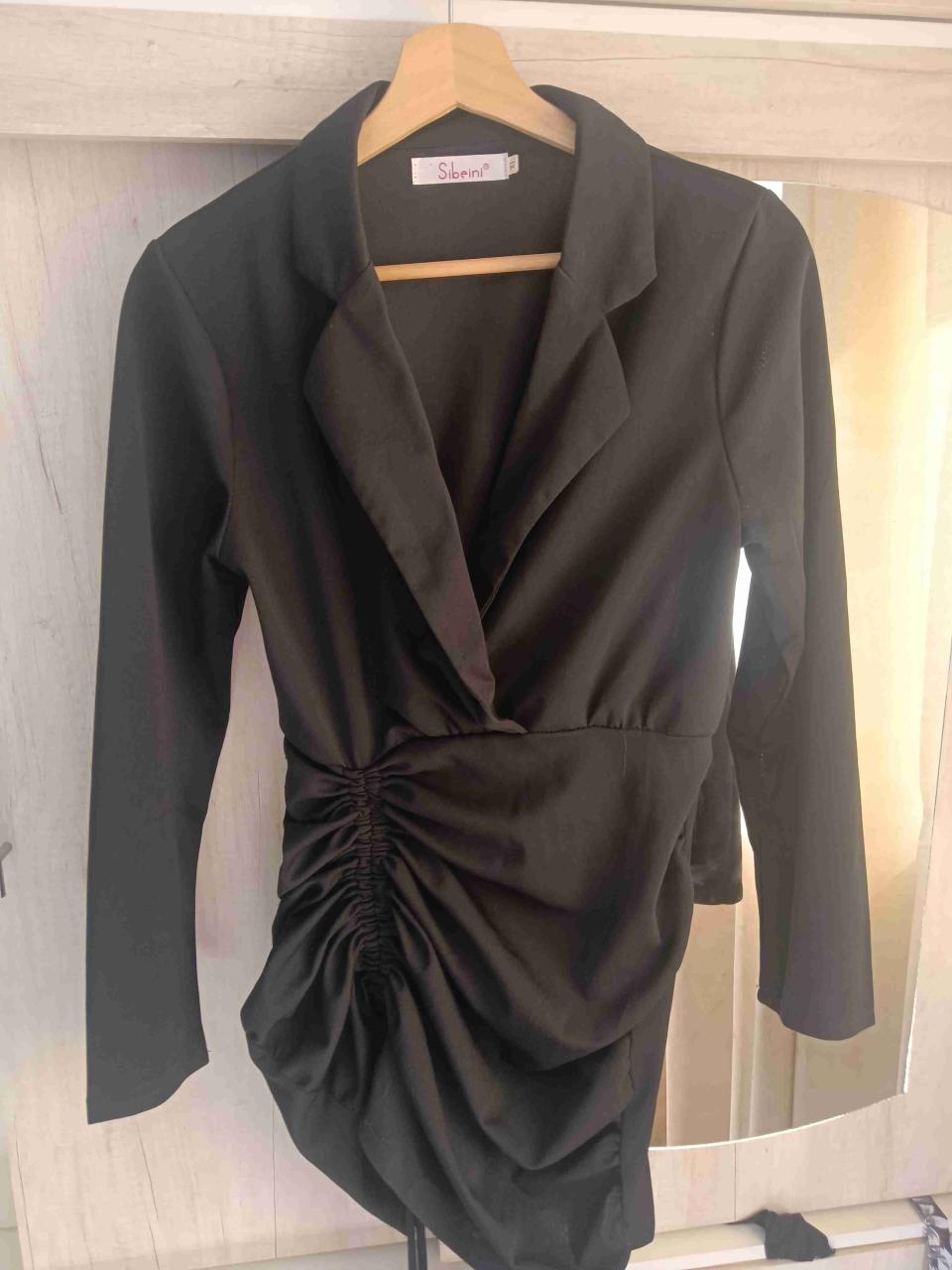 Vestido negro elegante - miniatura 1