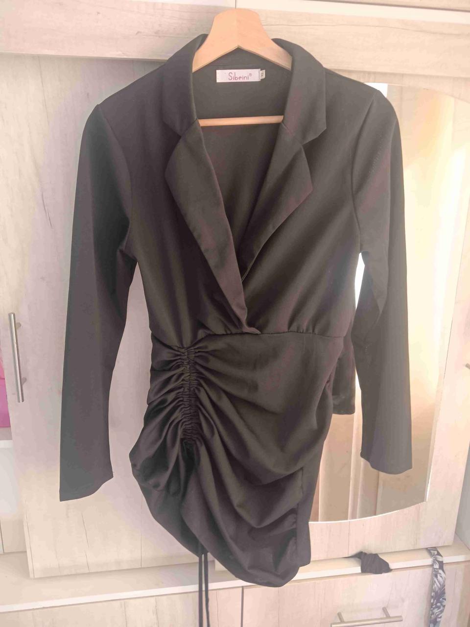 Vestido negro elegante - miniatura 2