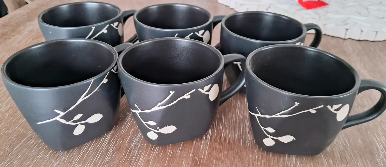 Conjunto de tazas negras decorativas - miniatura 2