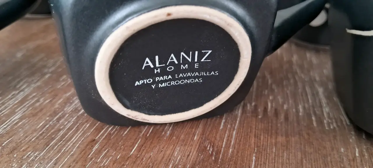 Conjunto de tazas negras decorativas - miniatura 3