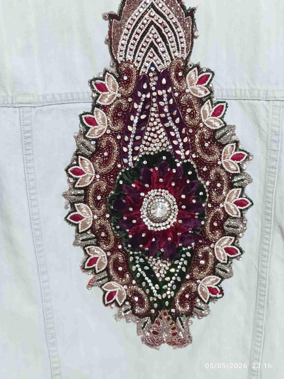 Chaqueta mezclilla con bordado - miniatura 3