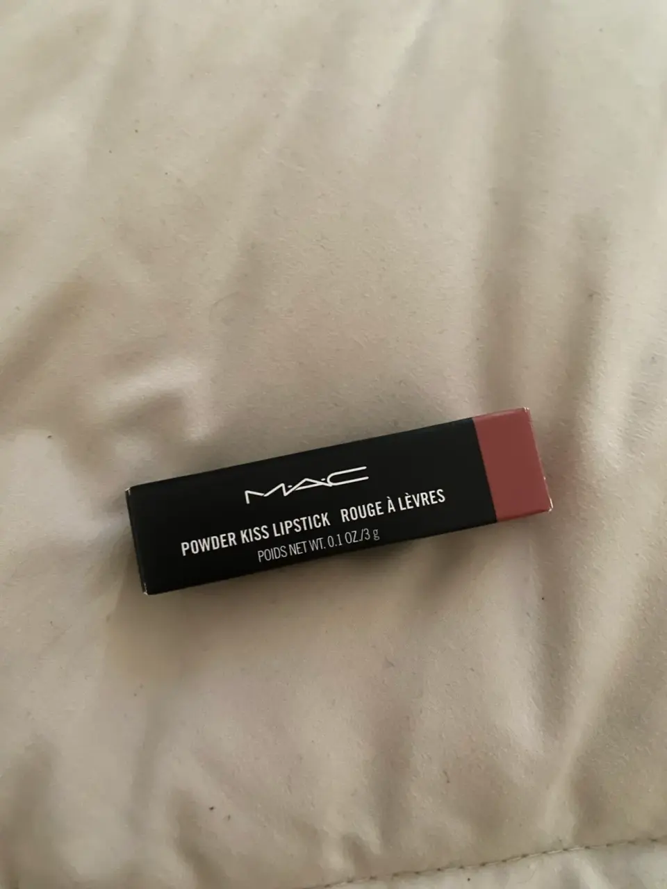 Labial MAC Powder Kiss - miniatura 1